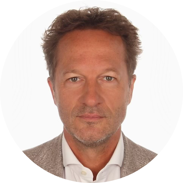 Photo of Prof. Rogier Hoenders